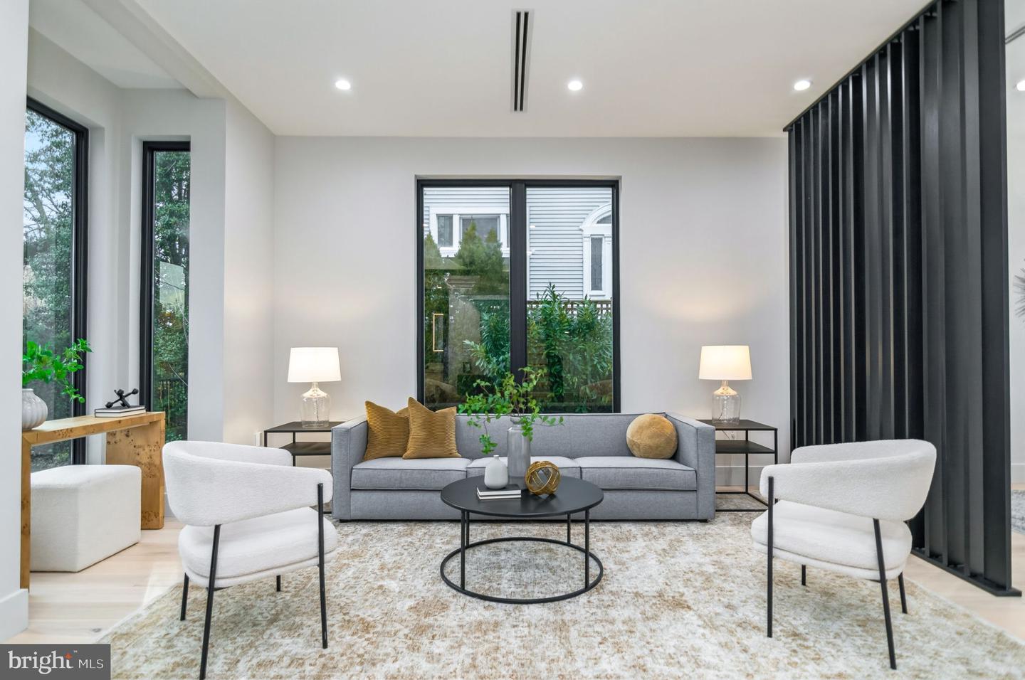 3431 14TH ST N, ARLINGTON, Virginia 22201, 4 Bedrooms Bedrooms, ,4 BathroomsBathrooms,Residential,For sale,3431 14TH ST N,VAAR2067232 MLS # VAAR2067232