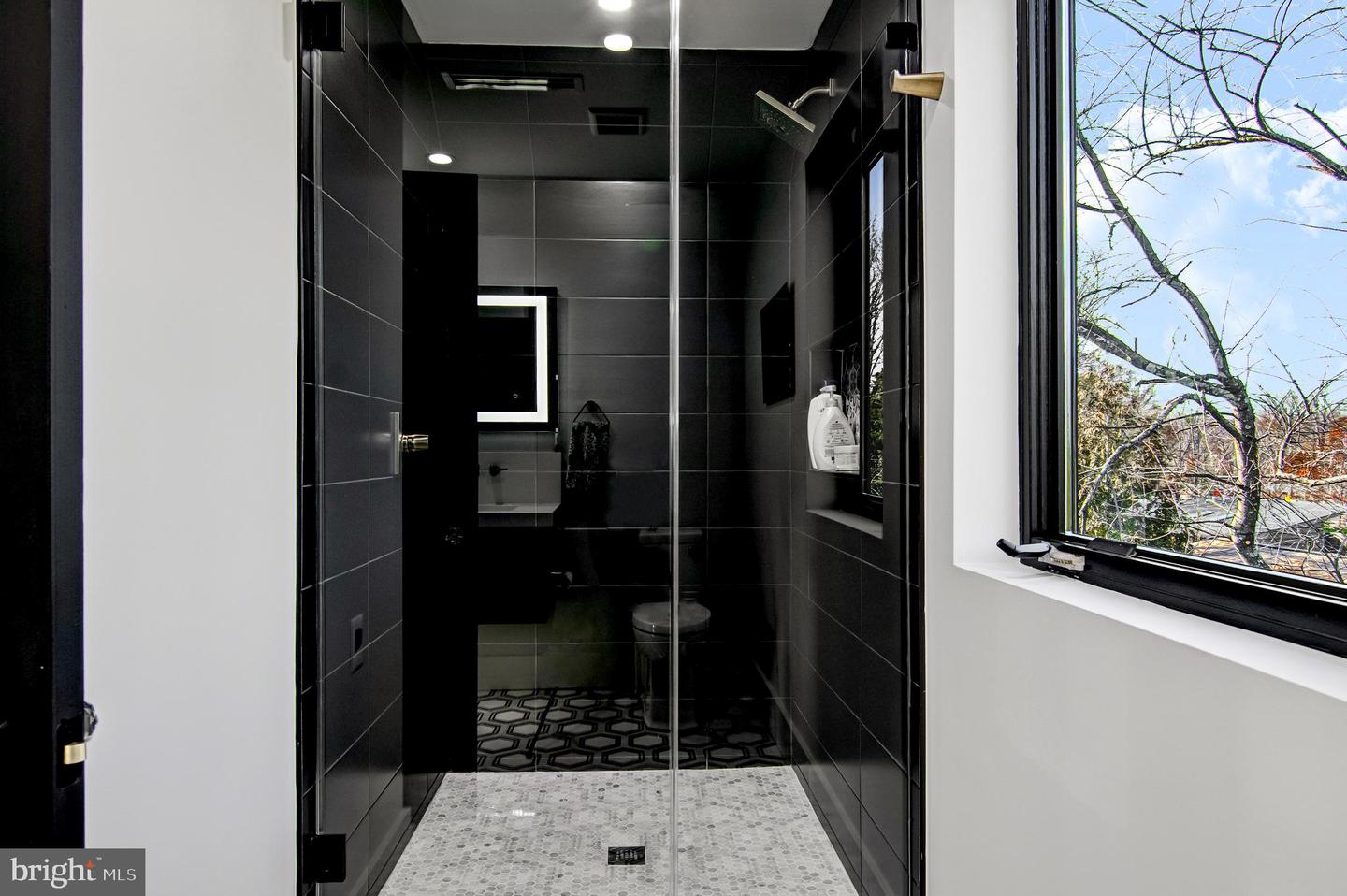 3431 14TH ST N, ARLINGTON, Virginia 22201, 4 Bedrooms Bedrooms, ,4 BathroomsBathrooms,Residential,For sale,3431 14TH ST N,VAAR2067232 MLS # VAAR2067232