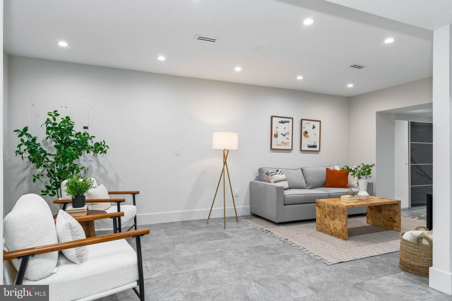 3431 14TH ST N, ARLINGTON, Virginia 22201, 4 Bedrooms Bedrooms, ,4 BathroomsBathrooms,Residential,For sale,3431 14TH ST N,VAAR2067232 MLS # VAAR2067232