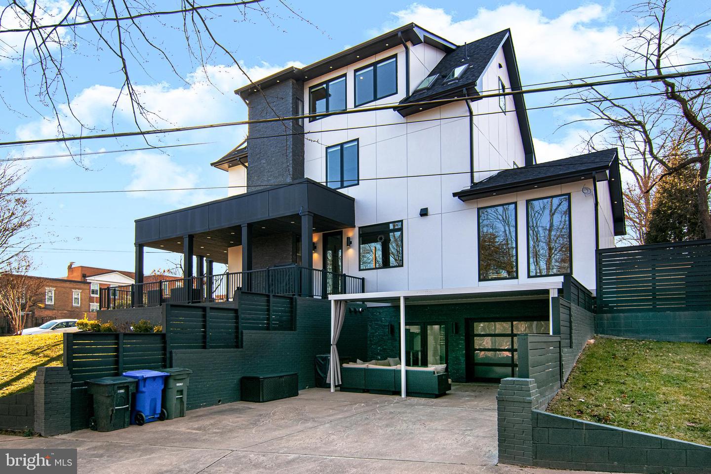 3431 14TH ST N, ARLINGTON, Virginia 22201, 4 Bedrooms Bedrooms, ,4 BathroomsBathrooms,Residential,For sale,3431 14TH ST N,VAAR2067232 MLS # VAAR2067232