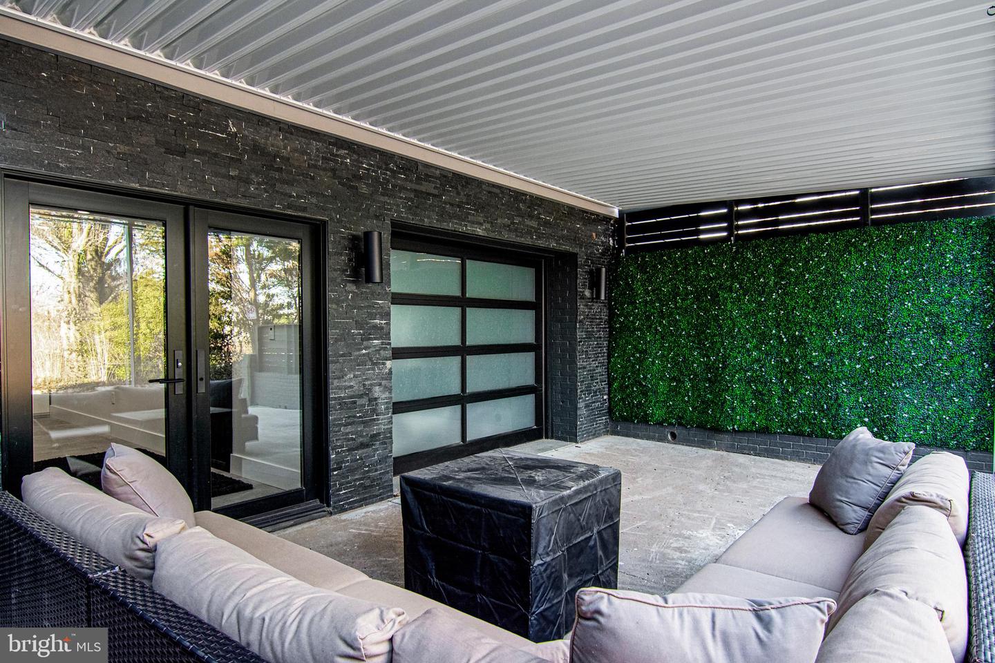 3431 14TH ST N, ARLINGTON, Virginia 22201, 4 Bedrooms Bedrooms, ,4 BathroomsBathrooms,Residential,For sale,3431 14TH ST N,VAAR2067232 MLS # VAAR2067232