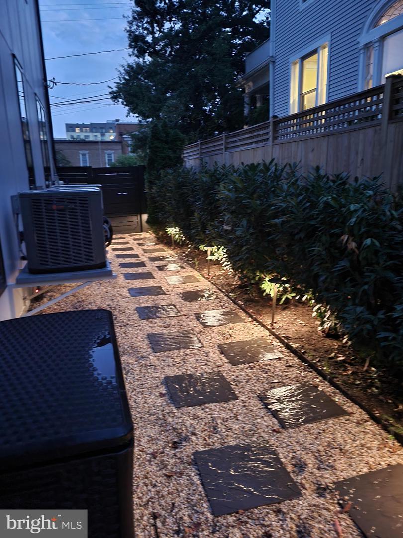 3431 14TH ST N, ARLINGTON, Virginia 22201, 4 Bedrooms Bedrooms, ,4 BathroomsBathrooms,Residential,For sale,3431 14TH ST N,VAAR2067232 MLS # VAAR2067232