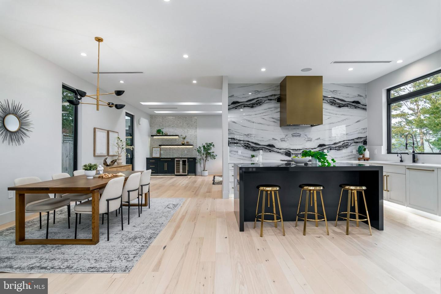 3431 14TH ST N, ARLINGTON, Virginia 22201, 4 Bedrooms Bedrooms, ,4 BathroomsBathrooms,Residential,For sale,3431 14TH ST N,VAAR2067232 MLS # VAAR2067232