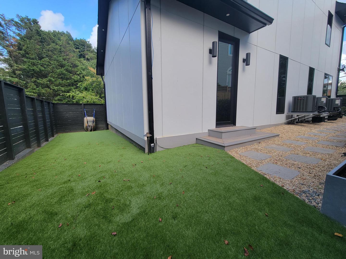 3431 14TH ST N, ARLINGTON, Virginia 22201, 4 Bedrooms Bedrooms, ,4 BathroomsBathrooms,Residential,For sale,3431 14TH ST N,VAAR2067232 MLS # VAAR2067232