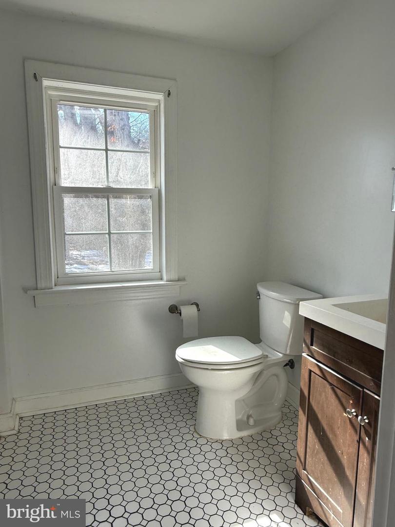 143 CHARLES LN, LOUISA, Virginia 23093, 3 Bedrooms Bedrooms, ,2 BathroomsBathrooms,Residential,For sale,143 CHARLES LN,VALA2009116 MLS # VALA2009116