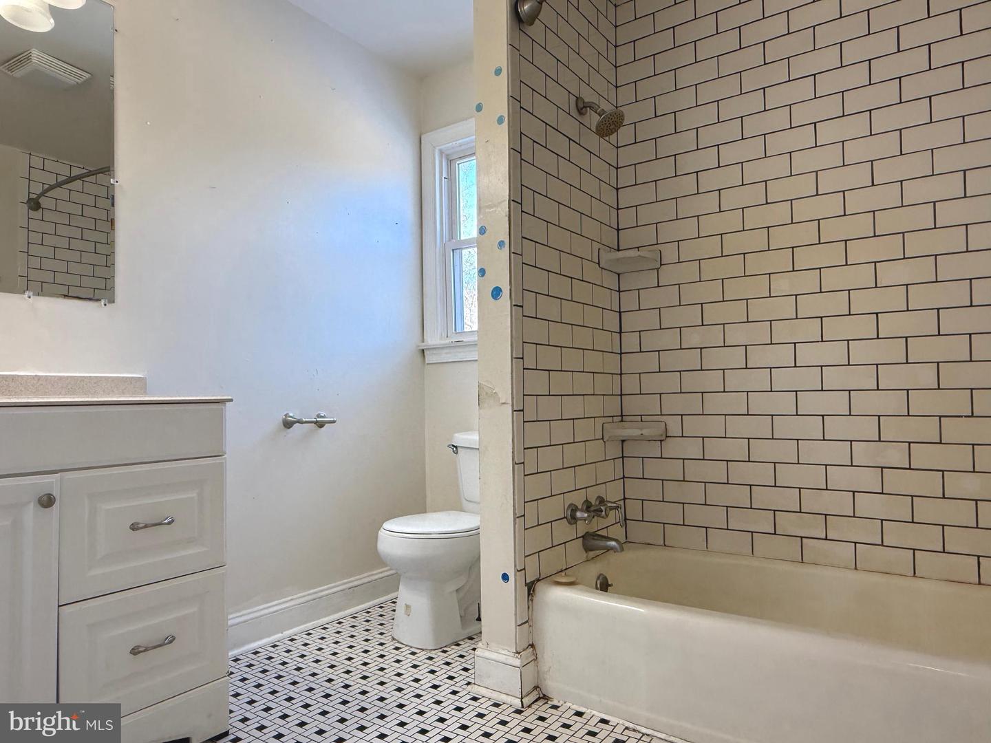 143 CHARLES LN, LOUISA, Virginia 23093, 3 Bedrooms Bedrooms, ,2 BathroomsBathrooms,Residential,For sale,143 CHARLES LN,VALA2009116 MLS # VALA2009116