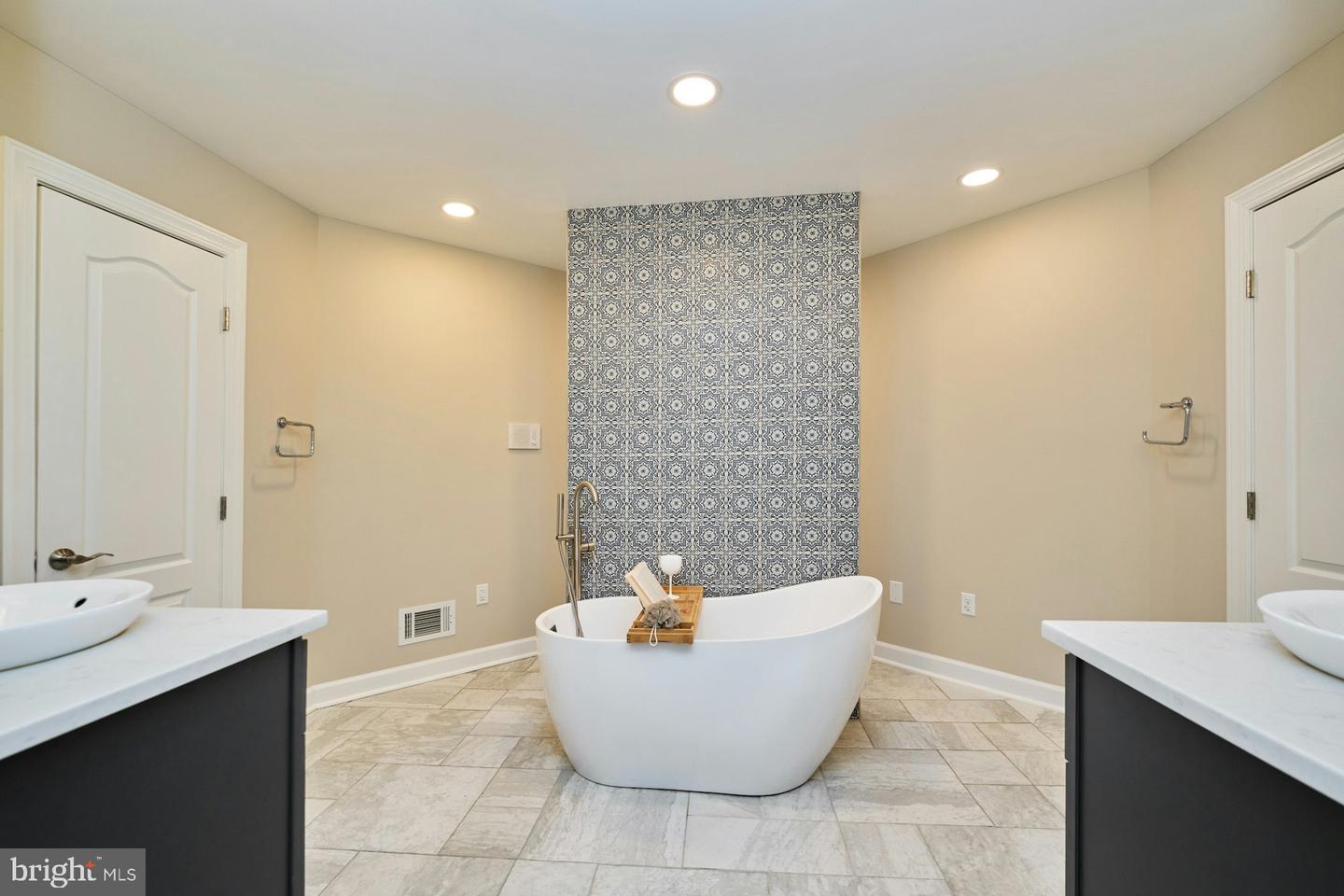 5828 HUNTON WOOD DR, BROAD RUN, Virginia 20137, 4 Bedrooms Bedrooms, ,4 BathroomsBathrooms,Residential,For sale,5828 HUNTON WOOD DR,VAFQ2020112 MLS # VAFQ2020112 5828 HUNTON WOOD DR, BROAD RUN, Virginia 20137, 4 Bedrooms Bedrooms, ,4 BathroomsBathrooms,Residential,For sale,5828 HUNTON WOOD DR,VAFQ2020112 MLS # VAFQ2020112