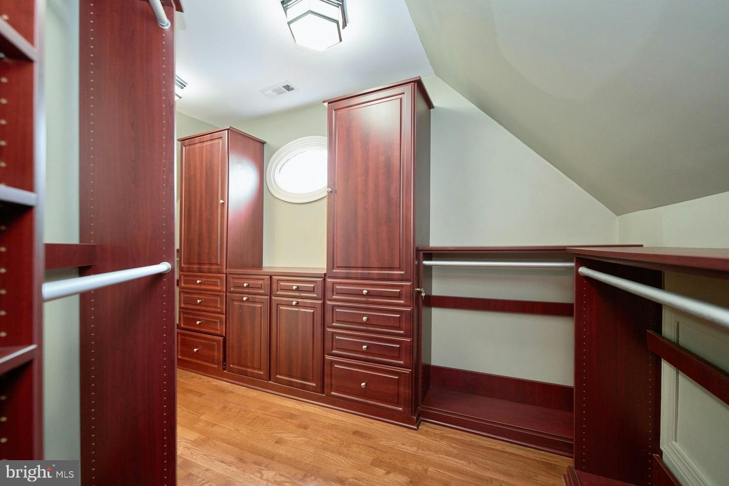 5828 HUNTON WOOD DR, BROAD RUN, Virginia 20137, 4 Bedrooms Bedrooms, ,4 BathroomsBathrooms,Residential,For sale,5828 HUNTON WOOD DR,VAFQ2020112 MLS # VAFQ2020112 5828 HUNTON WOOD DR, BROAD RUN, Virginia 20137, 4 Bedrooms Bedrooms, ,4 BathroomsBathrooms,Residential,For sale,5828 HUNTON WOOD DR,VAFQ2020112 MLS # VAFQ2020112