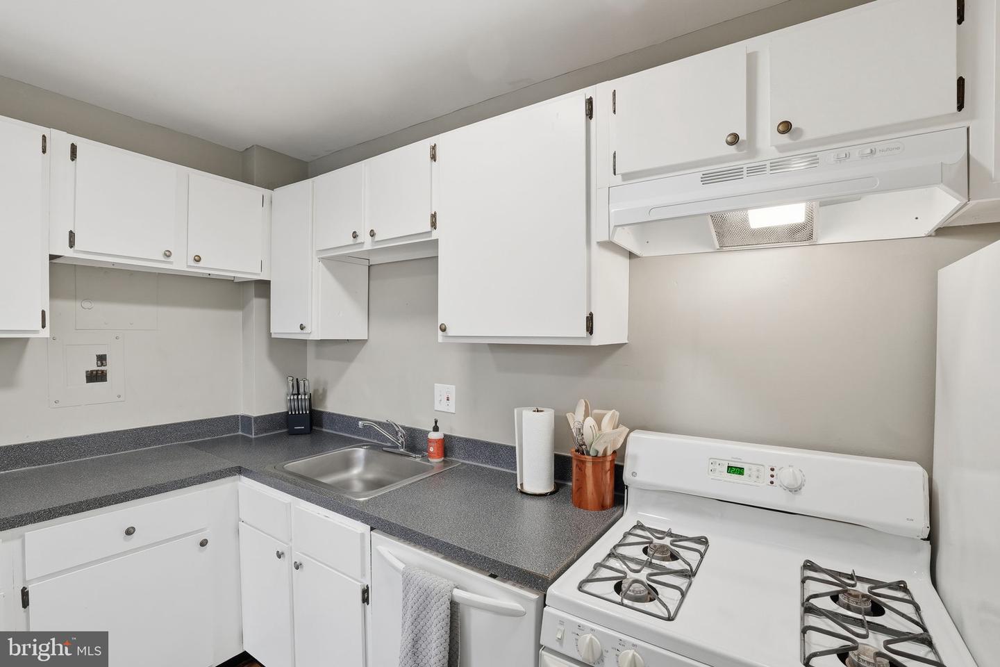 1300 S ARLINGTON RIDGE RD #204, ARLINGTON, Virginia 22202, 1 Bedroom Bedrooms, ,1 BathroomBathrooms,Residential,For sale,1300 S ARLINGTON RIDGE RD #204,VAAR2067808 MLS # VAAR2067808