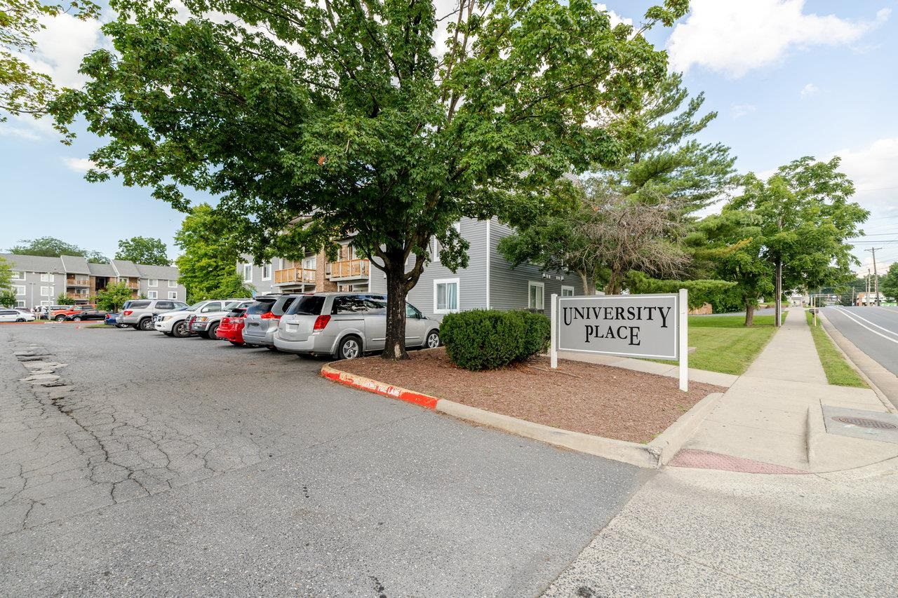 56 SOUTH AVE, HARRISONBURG, Virginia 22801, 4 Bedrooms Bedrooms, ,2 BathroomsBathrooms,Residential,56 SOUTH AVE,673624 MLS # 673624