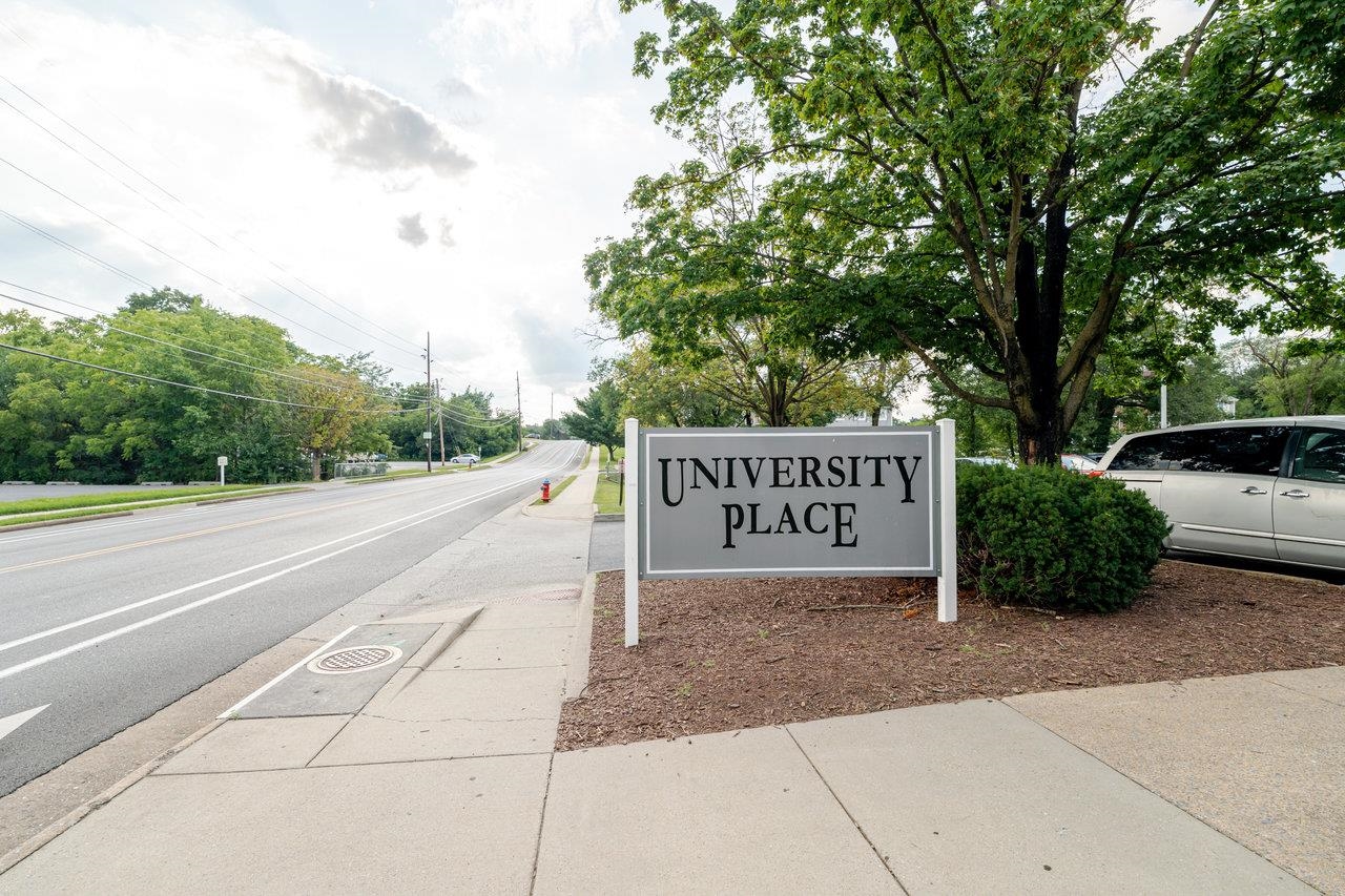 56 SOUTH AVE, HARRISONBURG, Virginia 22801, 4 Bedrooms Bedrooms, ,2 BathroomsBathrooms,Residential,56 SOUTH AVE,673624 MLS # 673624