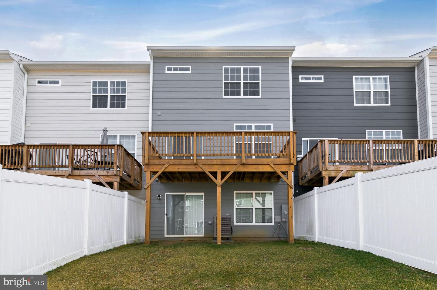 3711 ALLINGTON CT, FREDERICKSBURG, Virginia 22408, 3 Bedrooms Bedrooms, ,2 BathroomsBathrooms,Residential,For sale,3711 ALLINGTON CT,VASP2038746 MLS # VASP2038746