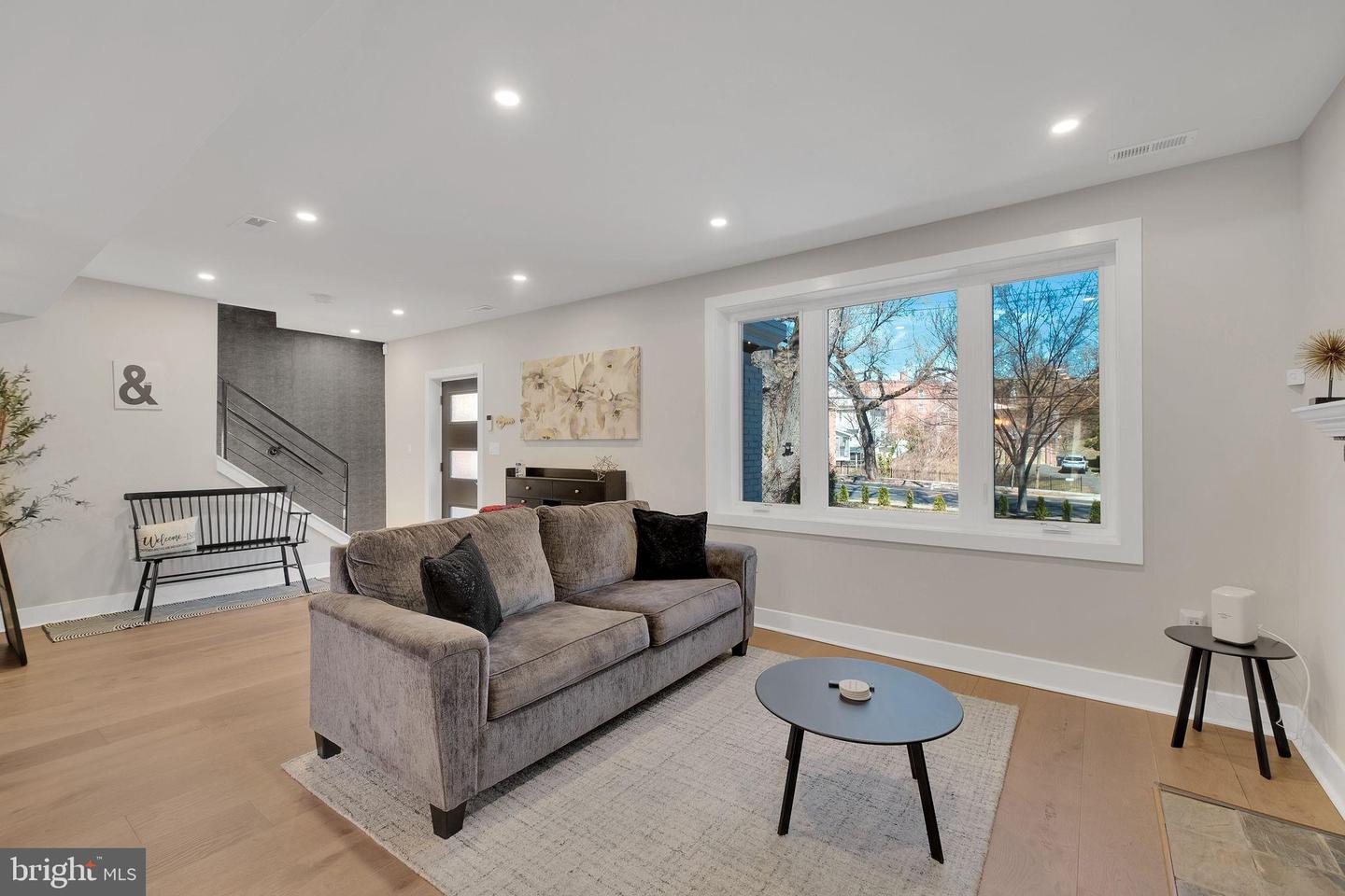 3811 SUITLAND RD SE, WASHINGTON, District Of Columbia 20020, 7 Bedrooms Bedrooms, 12 Rooms Rooms,5 BathroomsBathrooms,Residential,For sale,3811 SUITLAND RD SE,DCDC2242240 MLS # DCDC2242240