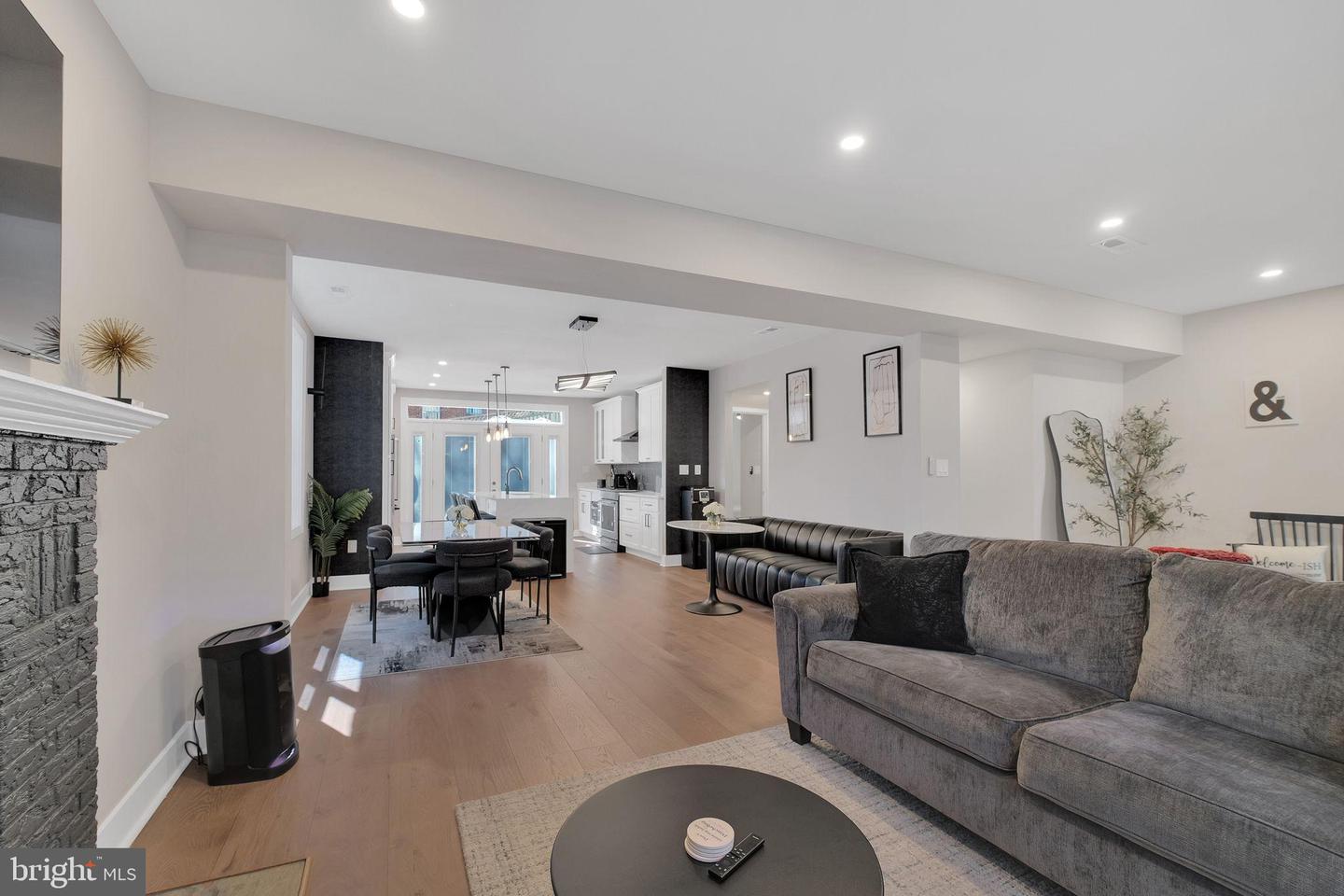 3811 SUITLAND RD SE, WASHINGTON, District Of Columbia 20020, 7 Bedrooms Bedrooms, 12 Rooms Rooms,5 BathroomsBathrooms,Residential,For sale,3811 SUITLAND RD SE,DCDC2242240 MLS # DCDC2242240