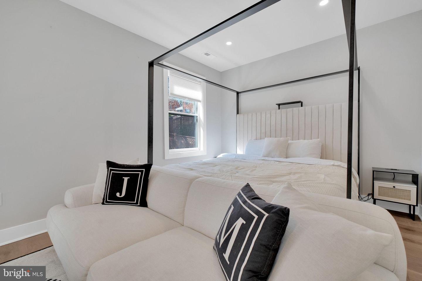 3811 SUITLAND RD SE, WASHINGTON, District Of Columbia 20020, 7 Bedrooms Bedrooms, 12 Rooms Rooms,5 BathroomsBathrooms,Residential,For sale,3811 SUITLAND RD SE,DCDC2242240 MLS # DCDC2242240