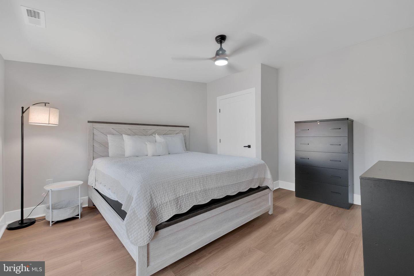 3811 SUITLAND RD SE, WASHINGTON, District Of Columbia 20020, 7 Bedrooms Bedrooms, 12 Rooms Rooms,5 BathroomsBathrooms,Residential,For sale,3811 SUITLAND RD SE,DCDC2242240 MLS # DCDC2242240