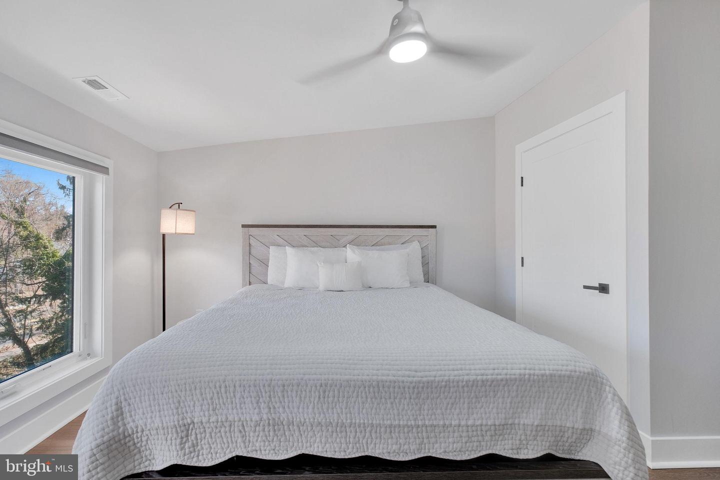 3811 SUITLAND RD SE, WASHINGTON, District Of Columbia 20020, 7 Bedrooms Bedrooms, 12 Rooms Rooms,5 BathroomsBathrooms,Residential,For sale,3811 SUITLAND RD SE,DCDC2242240 MLS # DCDC2242240