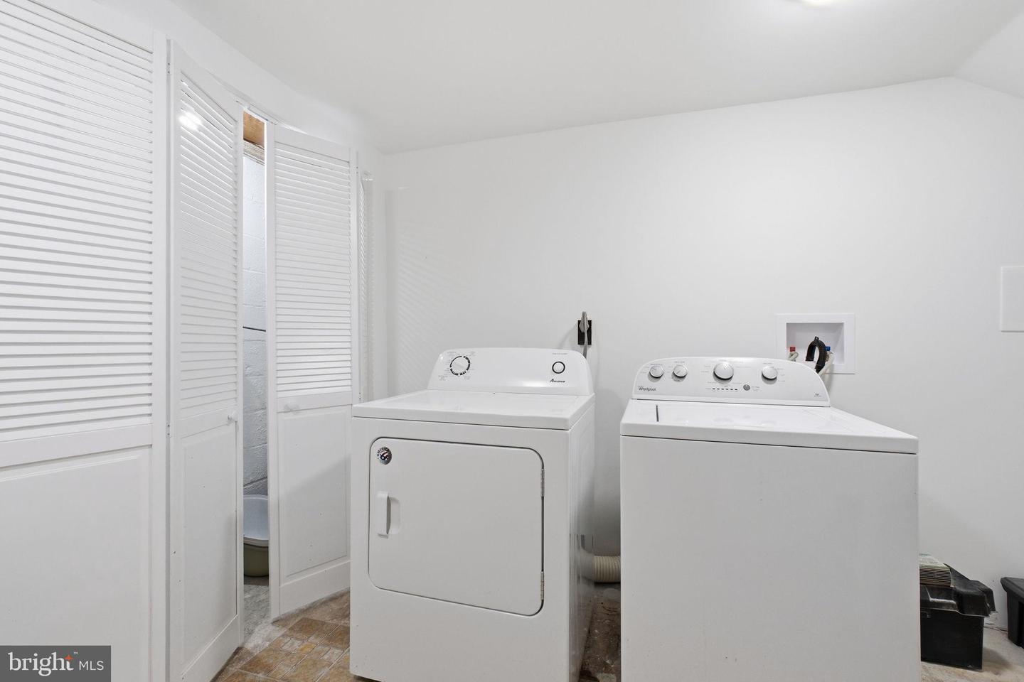 10125 COMMONWEALTH BLVD, FAIRFAX, Virginia 22032, 4 Bedrooms Bedrooms, 12 Rooms Rooms,2 BathroomsBathrooms,Residential,For sale,10125 COMMONWEALTH BLVD,VAFX2287128 MLS # VAFX2287128