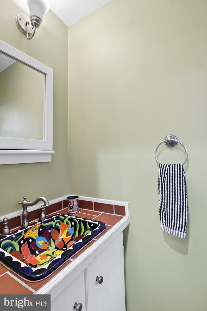 1616 D ST SE, WASHINGTON, District Of Columbia 20003, 2 Bedrooms Bedrooms, ,2 BathroomsBathrooms,Residential,For sale,1616 D ST SE,DCDC2243362 MLS # DCDC2243362 1616 D ST SE, WASHINGTON, District Of Columbia 20003, 2 Bedrooms Bedrooms, ,2 BathroomsBathrooms,Residential,For sale,1616 D ST SE,DCDC2243362 MLS # DCDC2243362