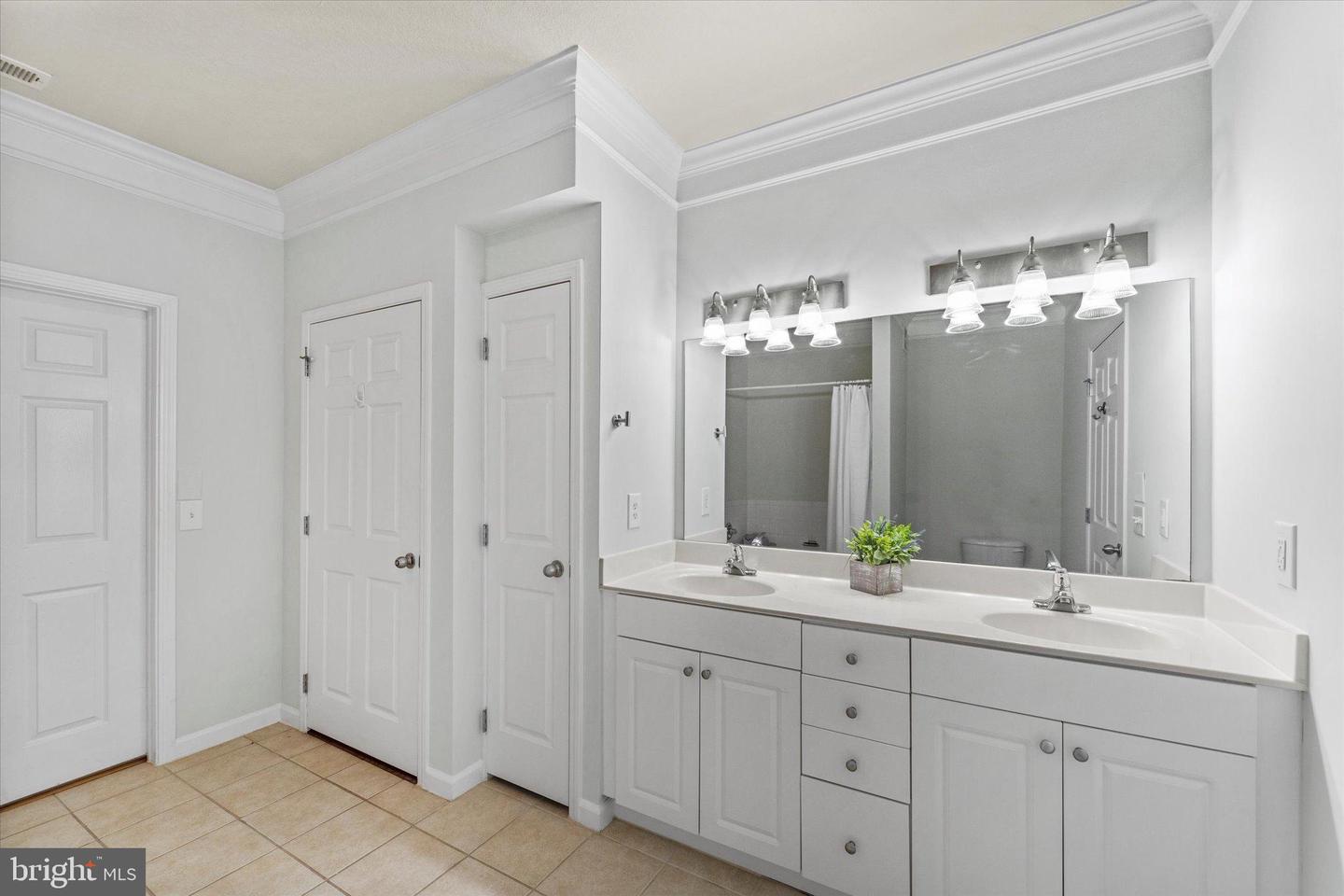 506 SUNSET VIEW TER SE #101, LEESBURG, Virginia 20175, 2 Bedrooms Bedrooms, 4 Rooms Rooms,2 BathroomsBathrooms,Residential,For sale,506 SUNSET VIEW TER SE #101,VALO2114804 MLS # VALO2114804