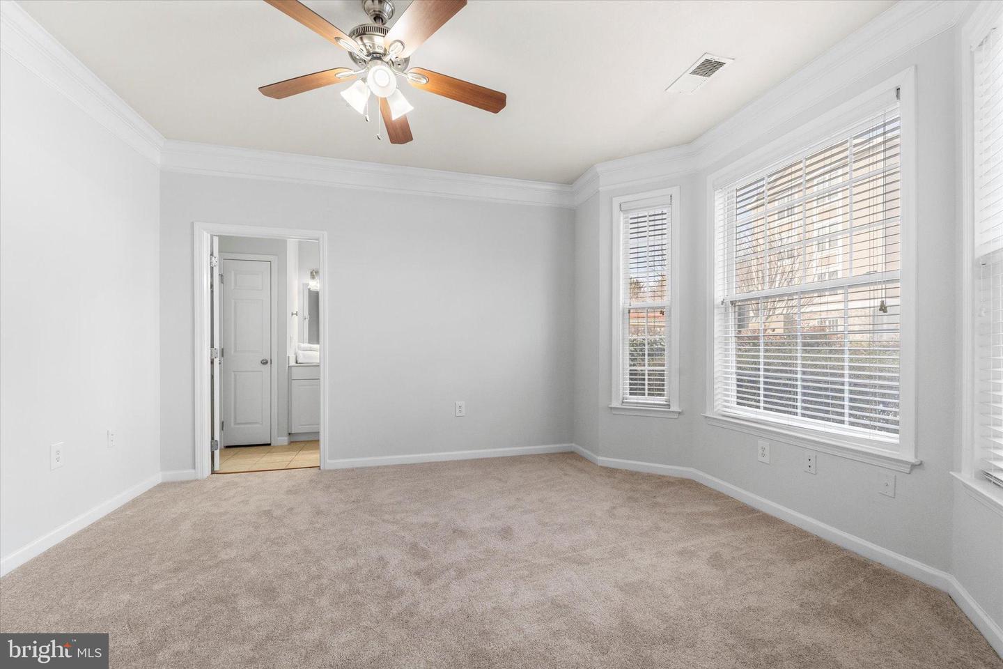 506 SUNSET VIEW TER SE #101, LEESBURG, Virginia 20175, 2 Bedrooms Bedrooms, 4 Rooms Rooms,2 BathroomsBathrooms,Residential,For sale,506 SUNSET VIEW TER SE #101,VALO2114804 MLS # VALO2114804