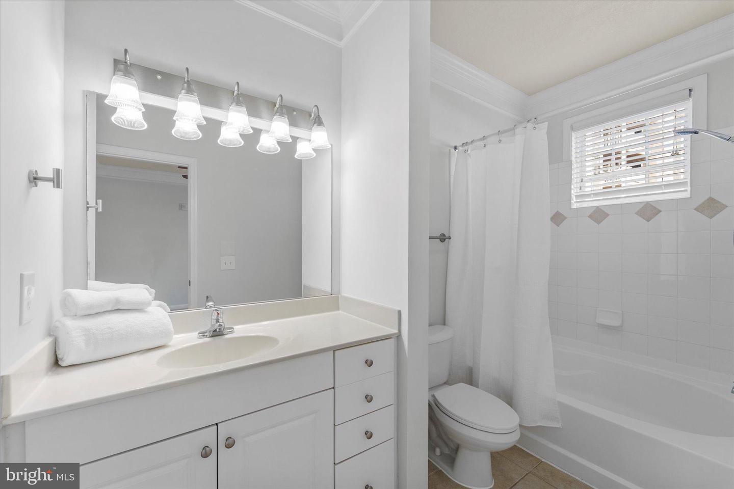 506 SUNSET VIEW TER SE #101, LEESBURG, Virginia 20175, 2 Bedrooms Bedrooms, 4 Rooms Rooms,2 BathroomsBathrooms,Residential,For sale,506 SUNSET VIEW TER SE #101,VALO2114804 MLS # VALO2114804