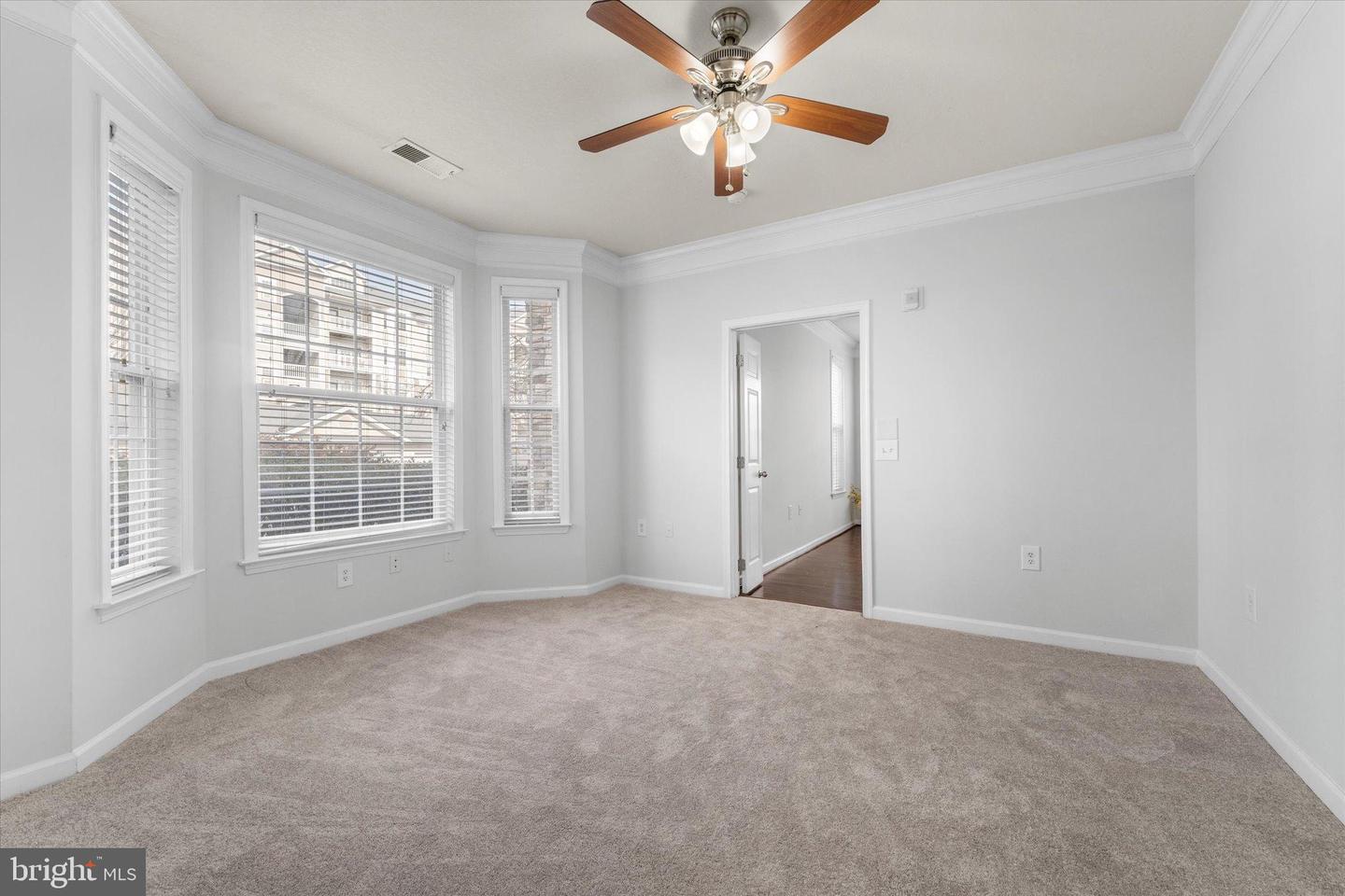 506 SUNSET VIEW TER SE #101, LEESBURG, Virginia 20175, 2 Bedrooms Bedrooms, 4 Rooms Rooms,2 BathroomsBathrooms,Residential,For sale,506 SUNSET VIEW TER SE #101,VALO2114804 MLS # VALO2114804