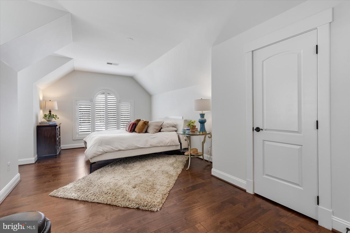 6618 GORDON AVE, FALLS CHURCH, Virginia 22046, 6 Bedrooms Bedrooms, ,5 BathroomsBathrooms,Residential,For sale,6618 GORDON AVE,VAFX2287866 MLS # VAFX2287866