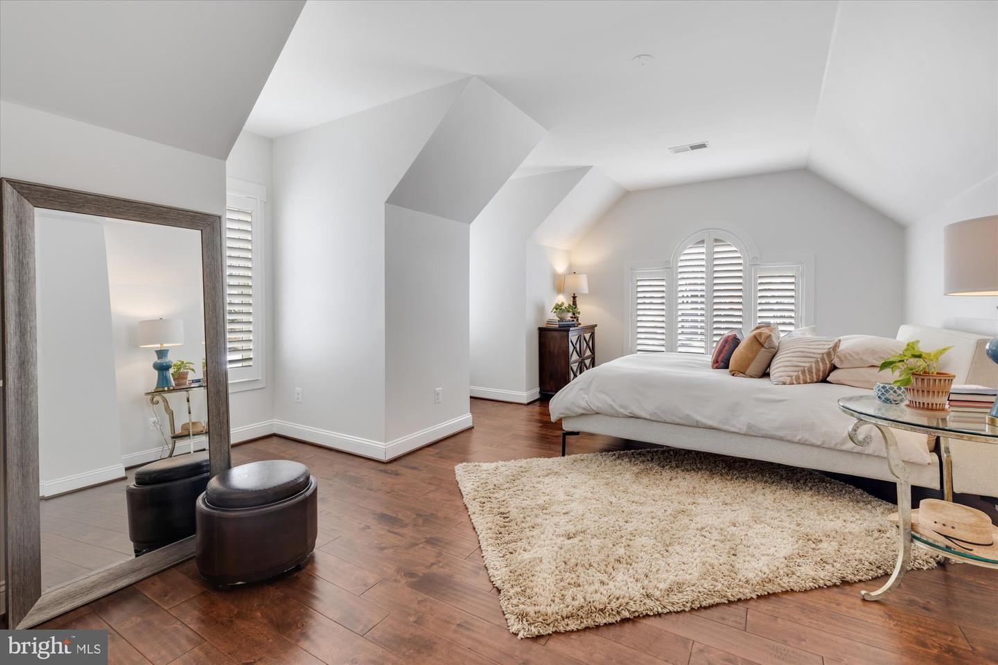 6618 GORDON AVE, FALLS CHURCH, Virginia 22046, 6 Bedrooms Bedrooms, ,5 BathroomsBathrooms,Residential,For sale,6618 GORDON AVE,VAFX2287866 MLS # VAFX2287866