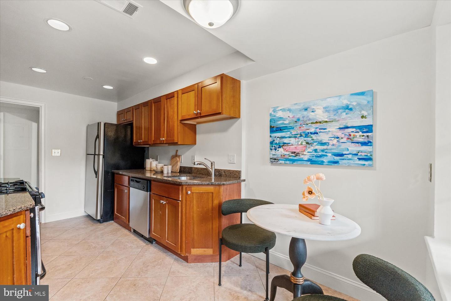 402 COMMONWEALTH AVE #106, ALEXANDRIA, Virginia 22301, 2 Bedrooms Bedrooms, ,1 BathroomBathrooms,Residential,For sale,402 COMMONWEALTH AVE #106,VAAX2053600 MLS # VAAX2053600