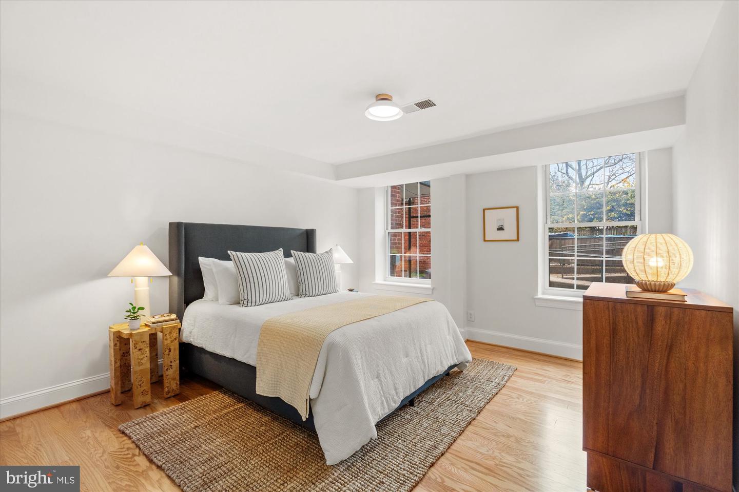 402 COMMONWEALTH AVE #106, ALEXANDRIA, Virginia 22301, 2 Bedrooms Bedrooms, ,1 BathroomBathrooms,Residential,For sale,402 COMMONWEALTH AVE #106,VAAX2053600 MLS # VAAX2053600