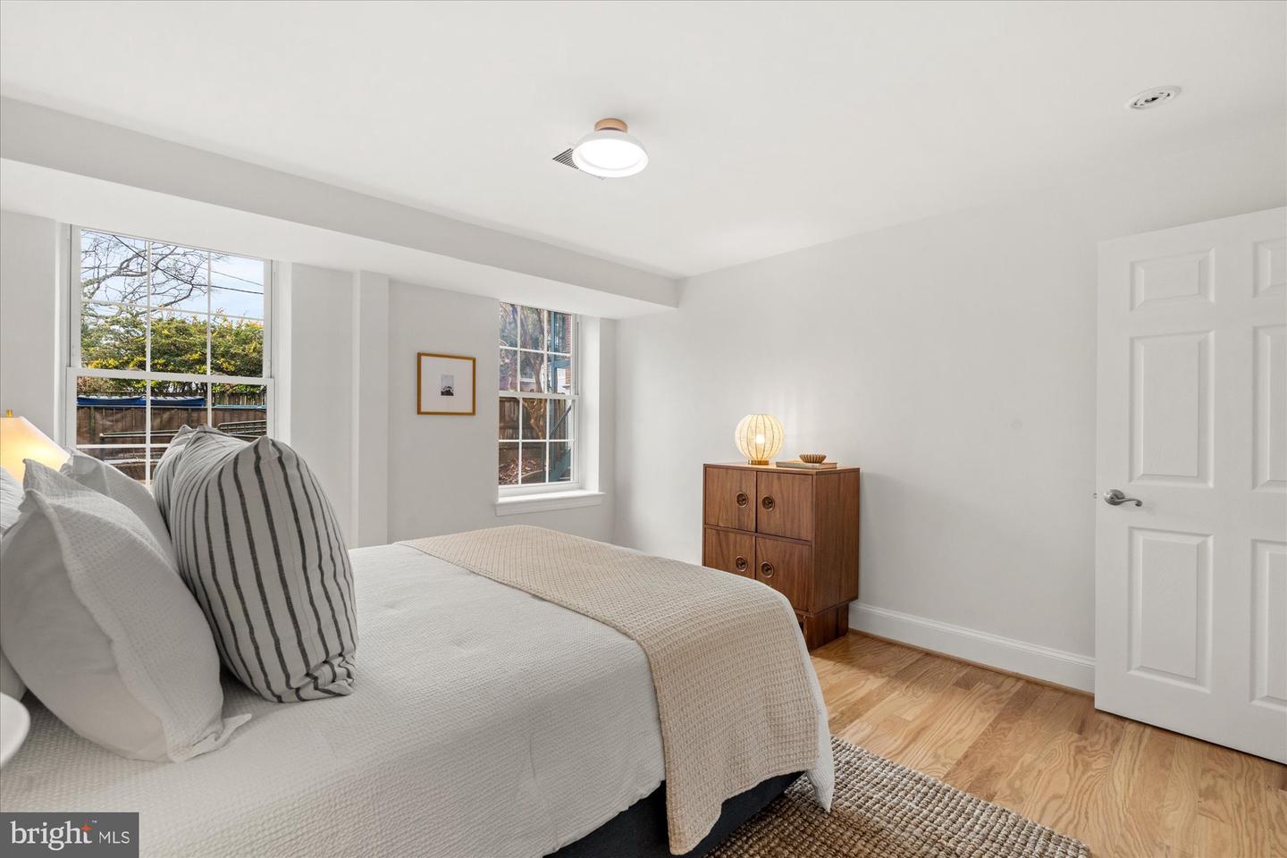 402 COMMONWEALTH AVE #106, ALEXANDRIA, Virginia 22301, 2 Bedrooms Bedrooms, ,1 BathroomBathrooms,Residential,For sale,402 COMMONWEALTH AVE #106,VAAX2053600 MLS # VAAX2053600