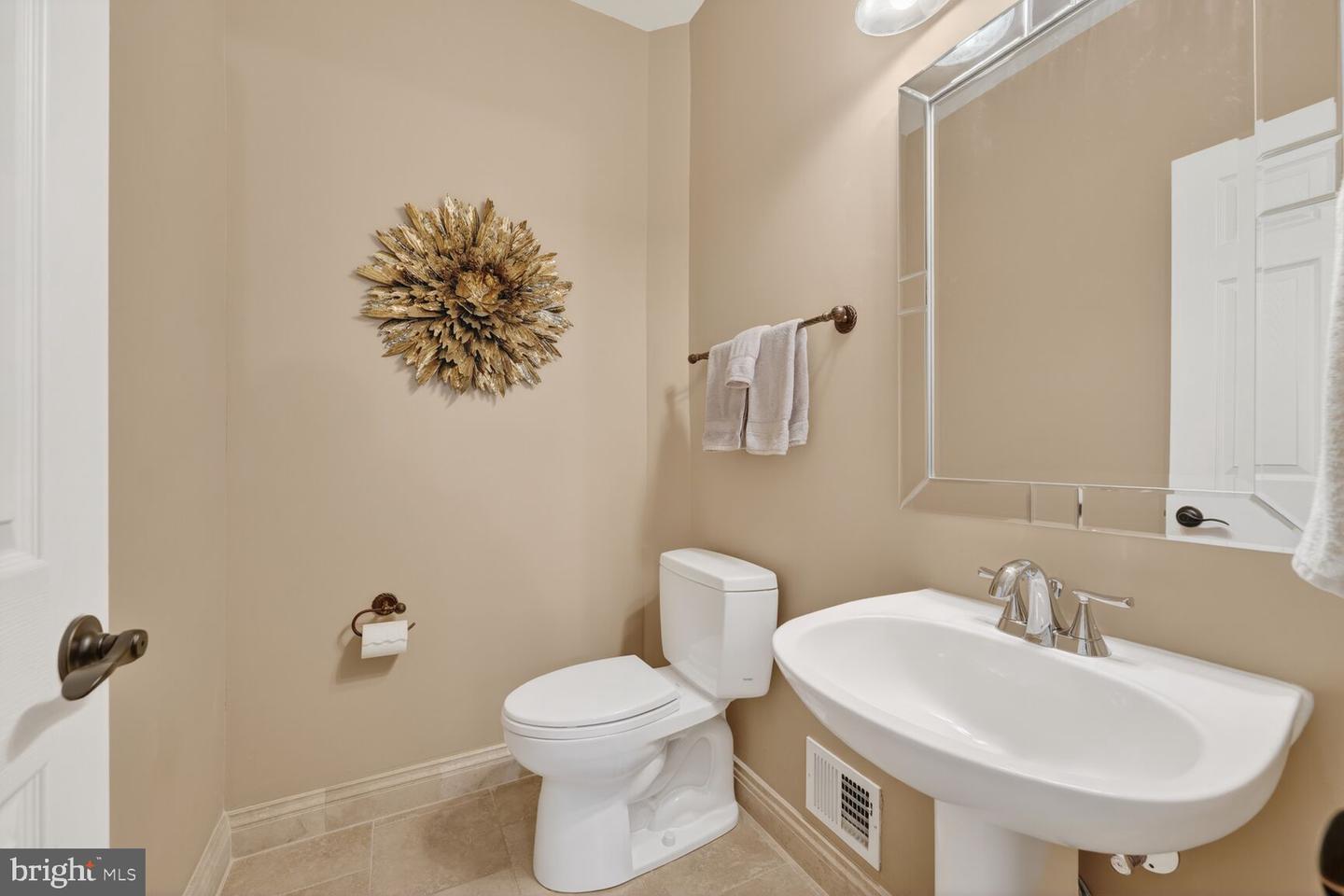 6697 ORDSALL ST, ALEXANDRIA, Virginia 22315, 4 Bedrooms Bedrooms, ,3 BathroomsBathrooms,Residential,For sale,6697 ORDSALL ST,VAFX2287972 MLS # VAFX2287972