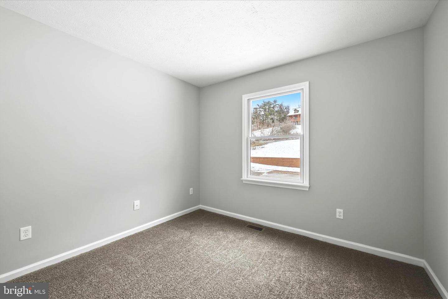 588 APPLE ORCHARD DR, LINDEN, Virginia 22642, 4 Bedrooms Bedrooms, ,3 BathroomsBathrooms,Residential,For sale,588 APPLE ORCHARD DR,VAWR2013290 MLS # VAWR2013290