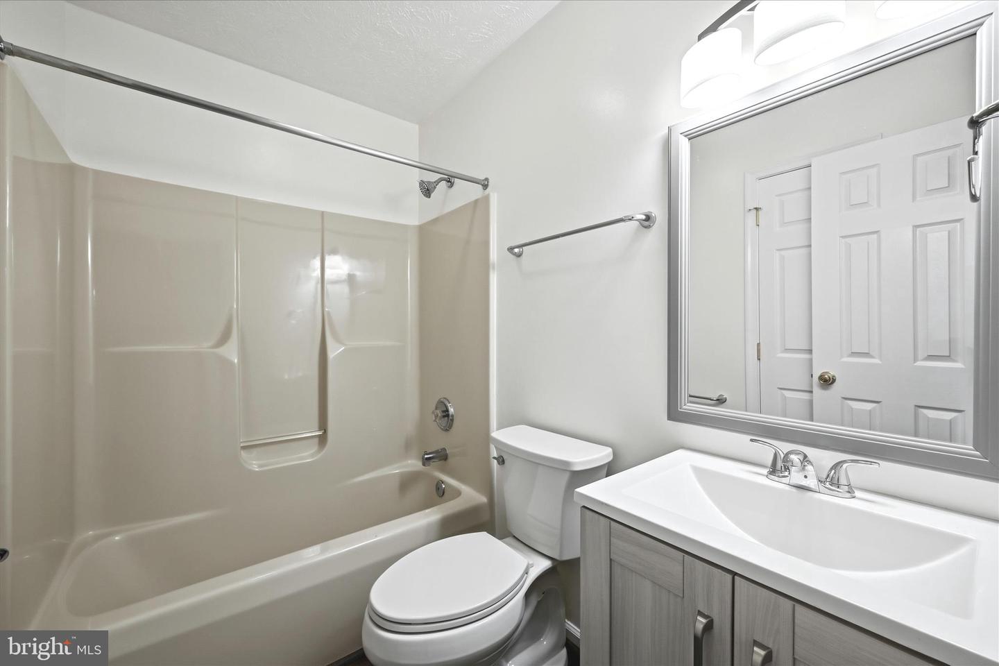 588 APPLE ORCHARD DR, LINDEN, Virginia 22642, 4 Bedrooms Bedrooms, ,3 BathroomsBathrooms,Residential,For sale,588 APPLE ORCHARD DR,VAWR2013290 MLS # VAWR2013290