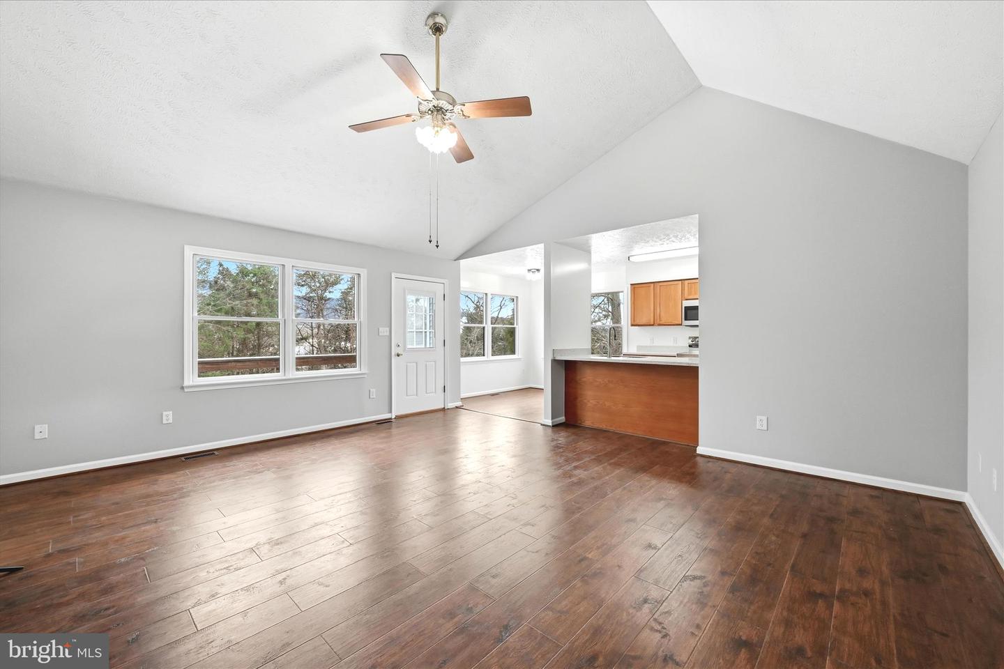 588 APPLE ORCHARD DR, LINDEN, Virginia 22642, 4 Bedrooms Bedrooms, ,3 BathroomsBathrooms,Residential,For sale,588 APPLE ORCHARD DR,VAWR2013290 MLS # VAWR2013290