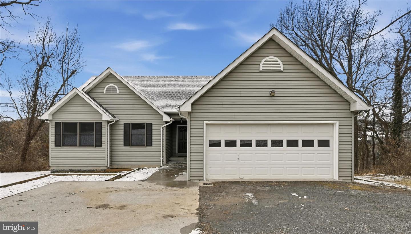 588 APPLE ORCHARD DR, LINDEN, Virginia 22642, 4 Bedrooms Bedrooms, ,3 BathroomsBathrooms,Residential,For sale,588 APPLE ORCHARD DR,VAWR2013290 MLS # VAWR2013290