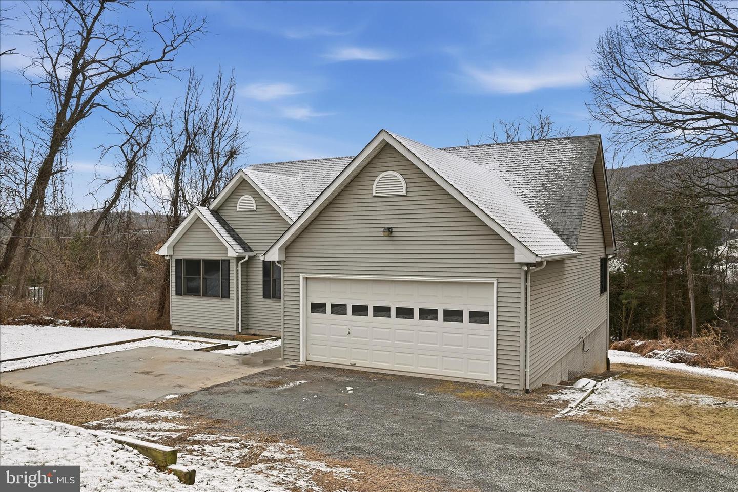 588 APPLE ORCHARD DR, LINDEN, Virginia 22642, 4 Bedrooms Bedrooms, ,3 BathroomsBathrooms,Residential,For sale,588 APPLE ORCHARD DR,VAWR2013290 MLS # VAWR2013290