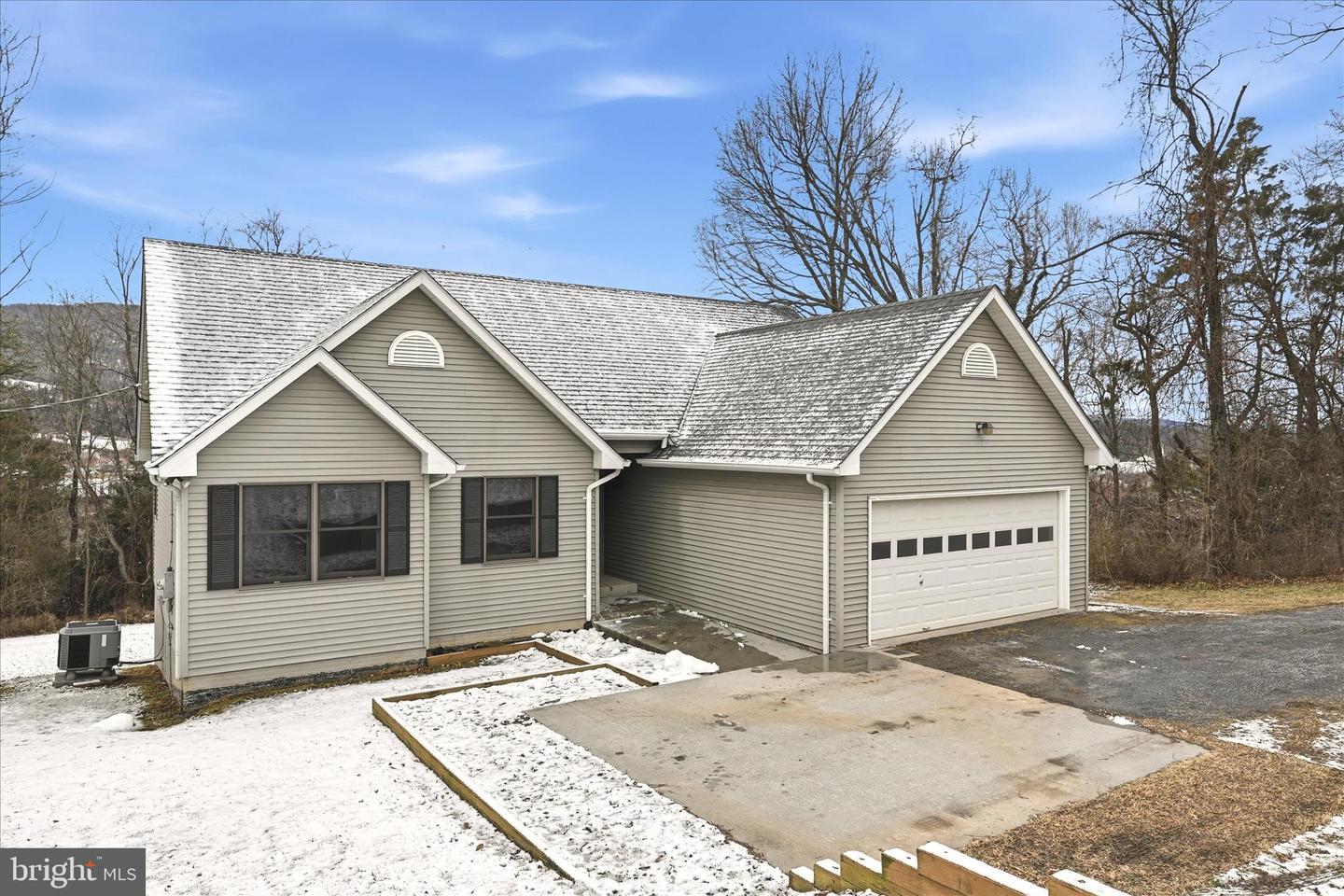 588 APPLE ORCHARD DR, LINDEN, Virginia 22642, 4 Bedrooms Bedrooms, ,3 BathroomsBathrooms,Residential,For sale,588 APPLE ORCHARD DR,VAWR2013290 MLS # VAWR2013290