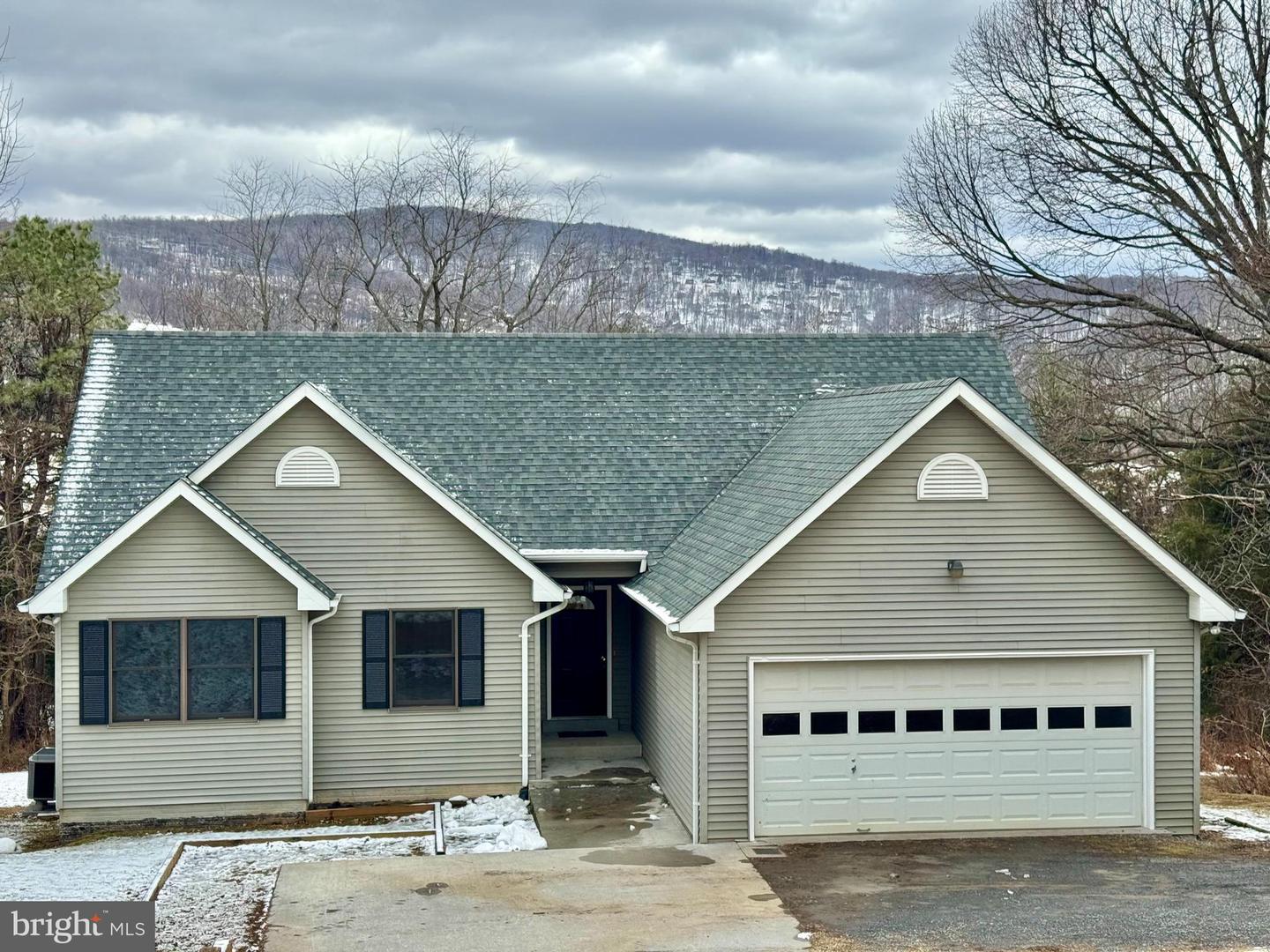 588 APPLE ORCHARD DR, LINDEN, Virginia 22642, 4 Bedrooms Bedrooms, ,3 BathroomsBathrooms,Residential,For sale,588 APPLE ORCHARD DR,VAWR2013290 MLS # VAWR2013290