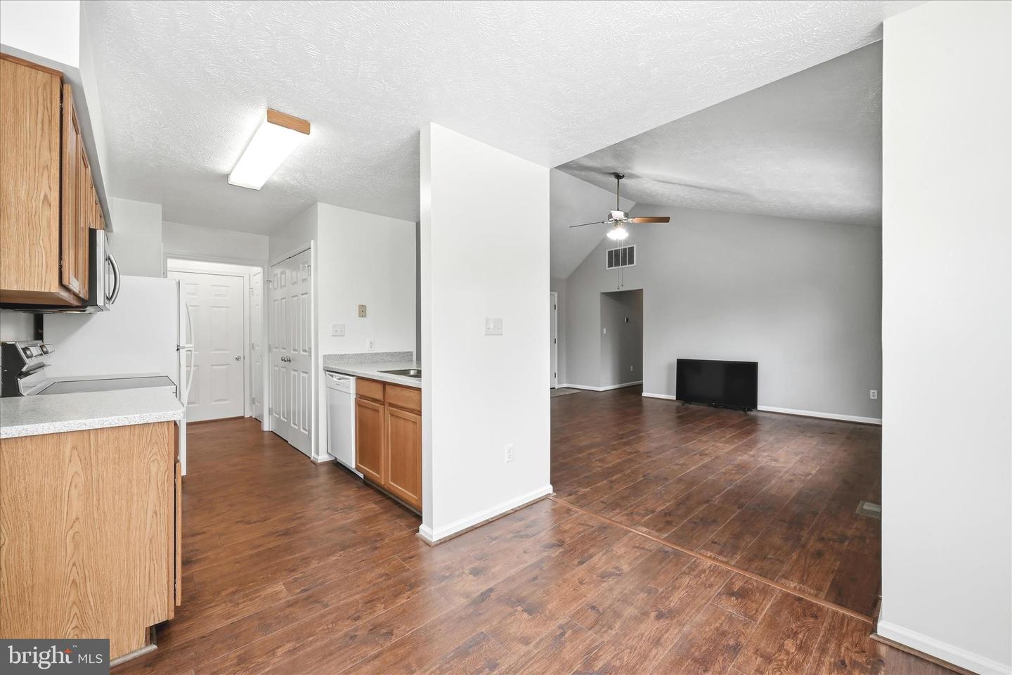 588 APPLE ORCHARD DR, LINDEN, Virginia 22642, 4 Bedrooms Bedrooms, ,3 BathroomsBathrooms,Residential,For sale,588 APPLE ORCHARD DR,VAWR2013290 MLS # VAWR2013290