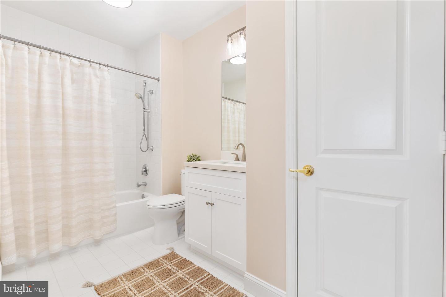 6696 CLUB HOUSE LN #206, WARRENTON, Virginia 20187, 2 Bedrooms Bedrooms, ,2 BathroomsBathrooms,Residential,For sale,6696 CLUB HOUSE LN #206,VAFQ2020356 MLS # VAFQ2020356