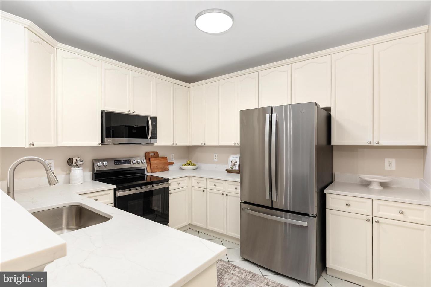 6696 CLUB HOUSE LN #206, WARRENTON, Virginia 20187, 2 Bedrooms Bedrooms, ,2 BathroomsBathrooms,Residential,For sale,6696 CLUB HOUSE LN #206,VAFQ2020356 MLS # VAFQ2020356