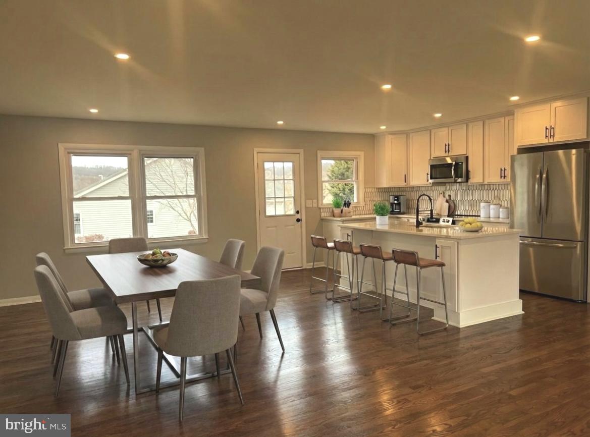 624 FOXCROFT RD, WARRENTON, Virginia 20186, 4 Bedrooms Bedrooms, 7 Rooms Rooms,3 BathroomsBathrooms,Residential,For sale,624 FOXCROFT RD,VAFQ2020358 MLS # VAFQ2020358