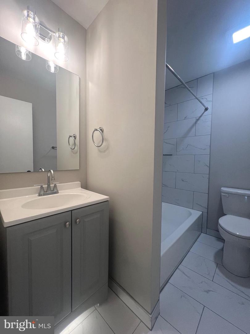 624 FOXCROFT RD, WARRENTON, Virginia 20186, 4 Bedrooms Bedrooms, 7 Rooms Rooms,3 BathroomsBathrooms,Residential,For sale,624 FOXCROFT RD,VAFQ2020358 MLS # VAFQ2020358