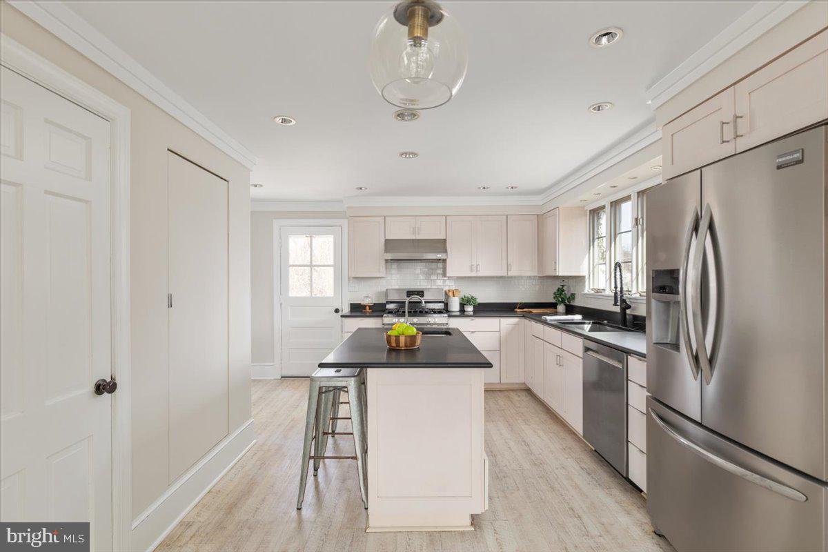 245 JEFFERSON ST, WARRENTON, Virginia 20186, 3 Bedrooms Bedrooms, 14 Rooms Rooms,2 BathroomsBathrooms,Residential,For sale,245 JEFFERSON ST,VAFQ2020392 MLS # VAFQ2020392