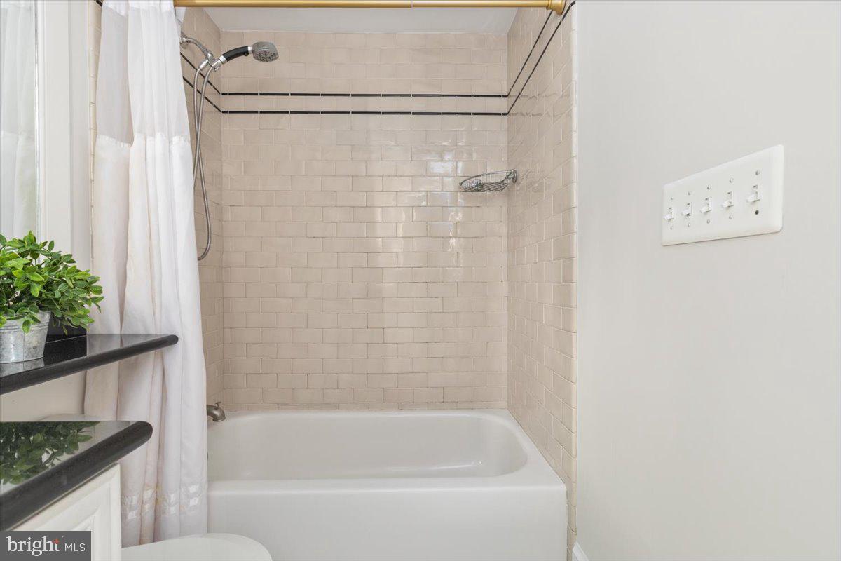 245 JEFFERSON ST, WARRENTON, Virginia 20186, 3 Bedrooms Bedrooms, 14 Rooms Rooms,2 BathroomsBathrooms,Residential,For sale,245 JEFFERSON ST,VAFQ2020392 MLS # VAFQ2020392