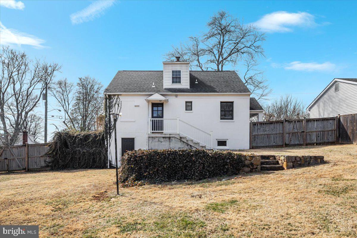 245 JEFFERSON ST, WARRENTON, Virginia 20186, 3 Bedrooms Bedrooms, 14 Rooms Rooms,2 BathroomsBathrooms,Residential,For sale,245 JEFFERSON ST,VAFQ2020392 MLS # VAFQ2020392