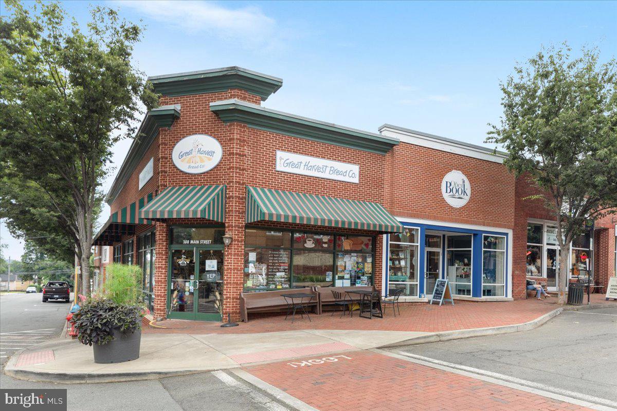 245 JEFFERSON ST, WARRENTON, Virginia 20186, 3 Bedrooms Bedrooms, 14 Rooms Rooms,2 BathroomsBathrooms,Residential,For sale,245 JEFFERSON ST,VAFQ2020392 MLS # VAFQ2020392