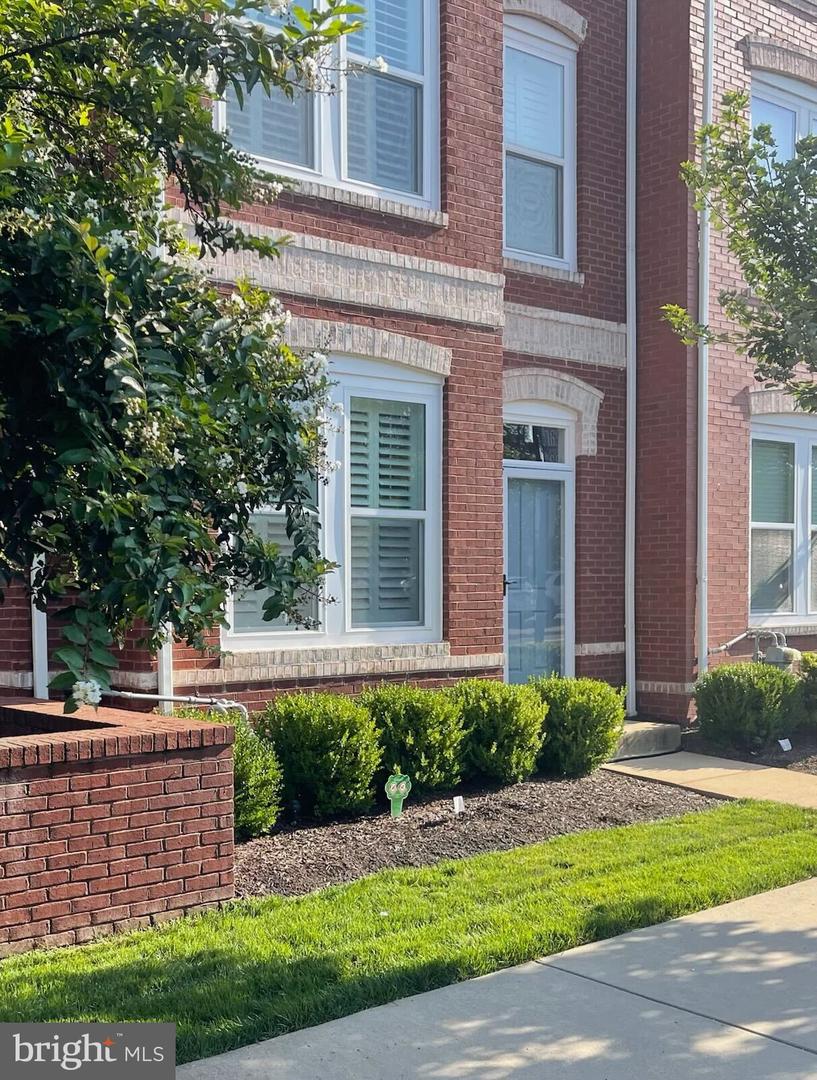 8956 CENTER ST, MANASSAS, Virginia 20110, 3 Bedrooms Bedrooms, ,2 BathroomsBathrooms,Residential,For sale,8956 CENTER ST,VAMN2010178 MLS # VAMN2010178